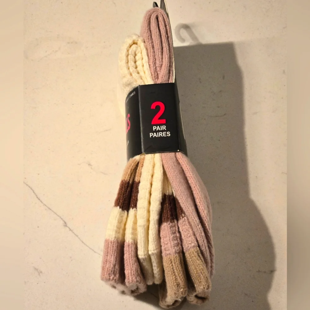 NWT Soft Crew Socks 2 Pair size 4-10